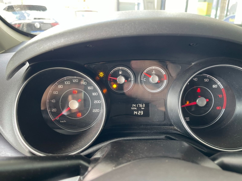 fiat punto 1.4 attractive 8v flex 4p manual 201415