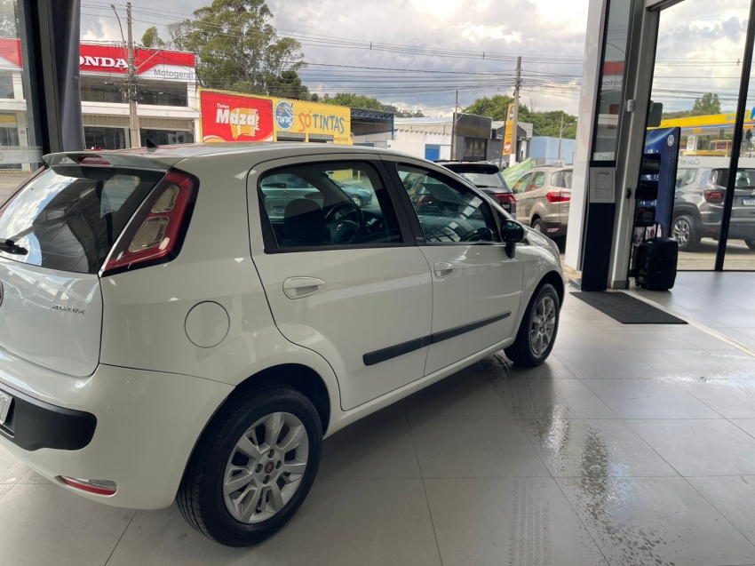 fiat punto 1.4 attractive 8v flex 4p manual 20145
