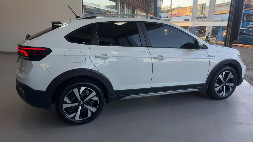 volkswagen nivus 1.0 200 tsi total flex highline automatico 4p 20242