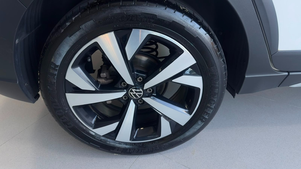 volkswagen nivus 1.0 200 tsi total flex highline automatico 4p 20245