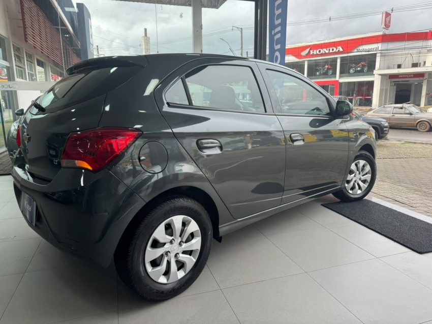 ONIX 1.0 LT 8V6