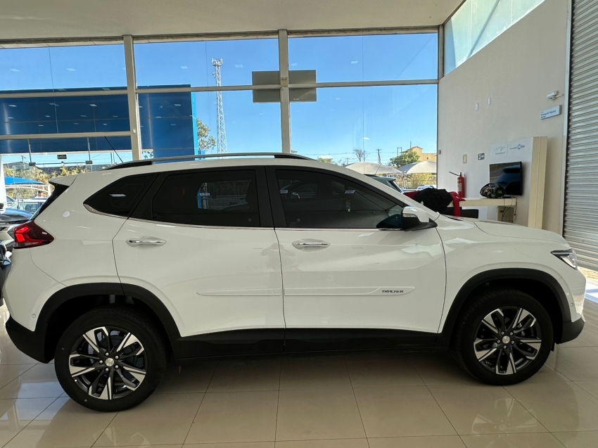 tracker 1.2 turbo premier / km baixo4