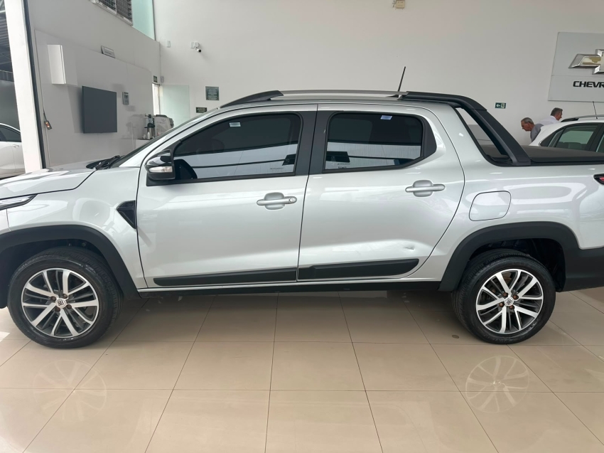 fiat strada 1.3 firefly flex volcano cd cvt 4p automatico 20247