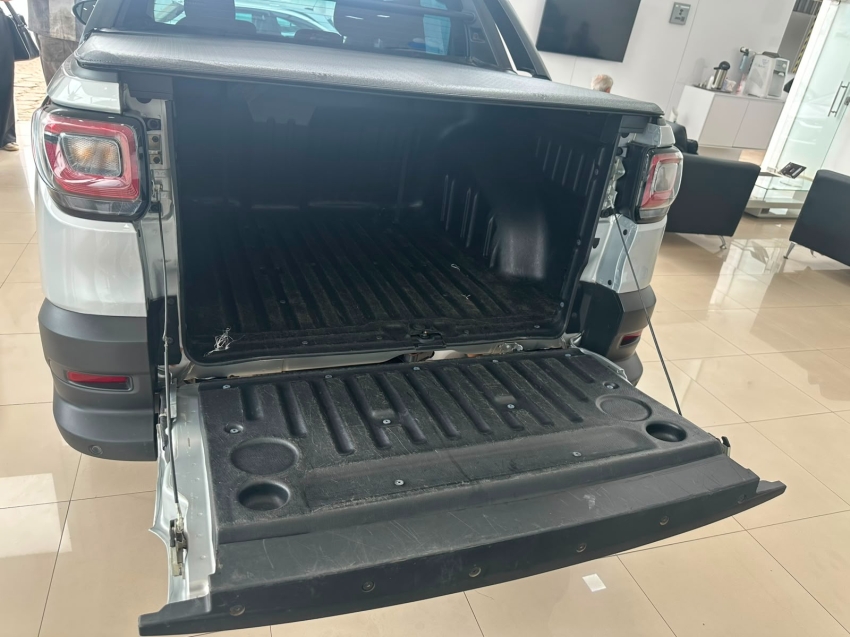fiat strada 1.3 firefly flex volcano cd cvt 4p automatico 20246