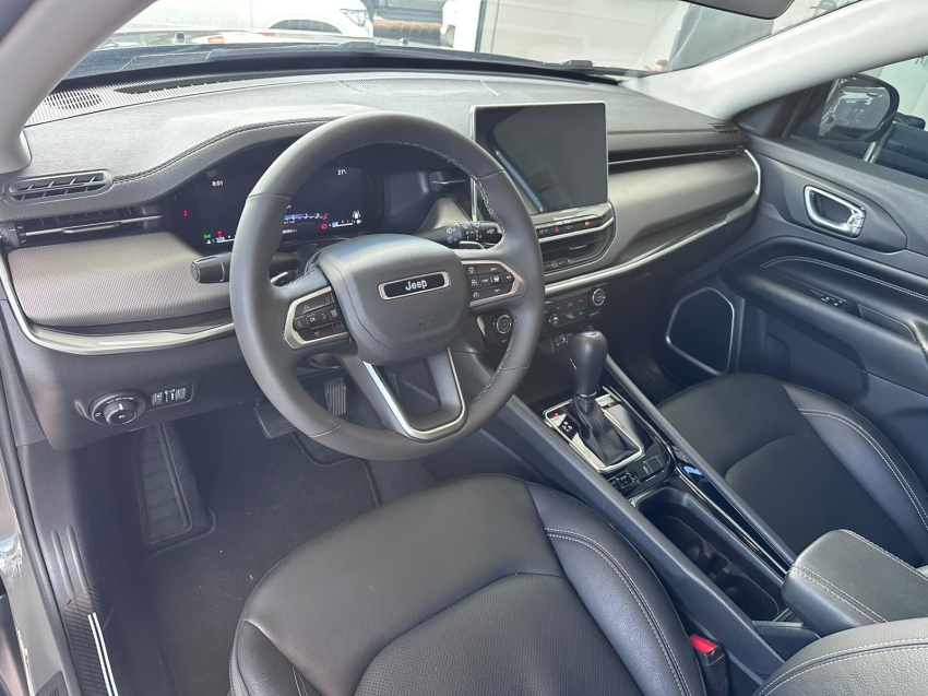 jeep compass 1.3 t270 turbo flex longitude at6 4p automatico 202610