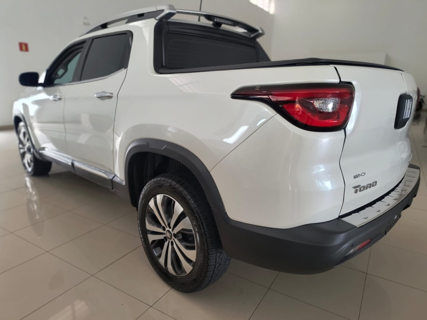 fiat toro 2.0 16v turbo diesel volcano 4wd at9 4p automatico 20257