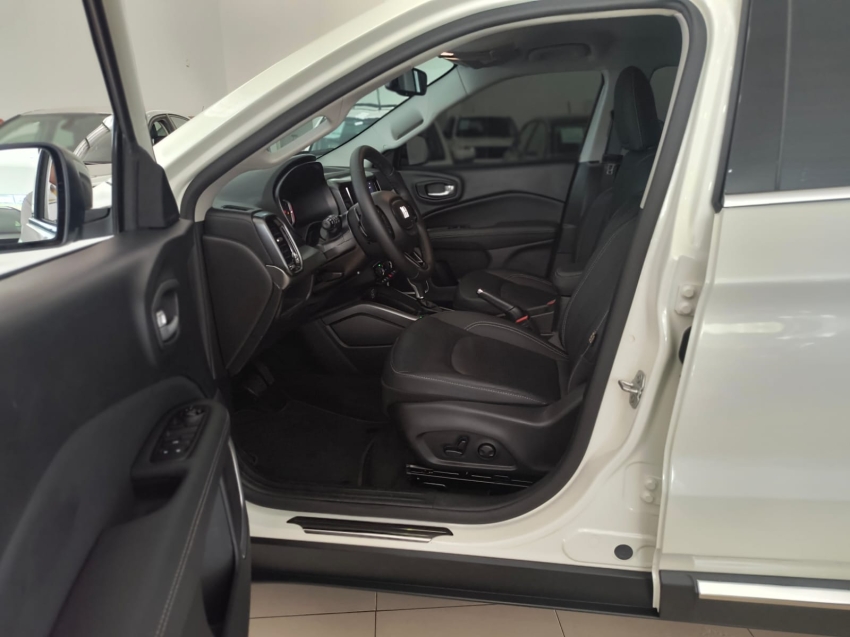 fiat toro 2.0 16v turbo diesel volcano 4wd at9 4p automatico 202510