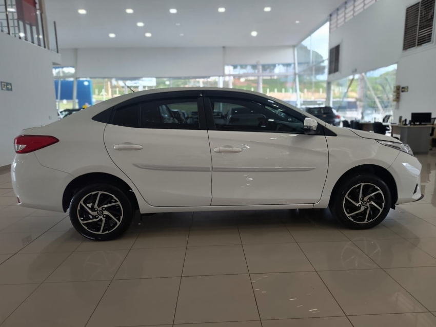 toyota yaris 1.5 16v flex sedan xl multidrive 4p automatico 20246