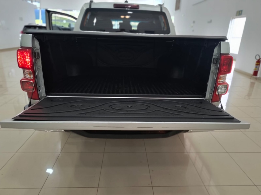 chevrolet s10 2.8 16v turbo diesel ltz cd 4x4 automatico 4p 202314