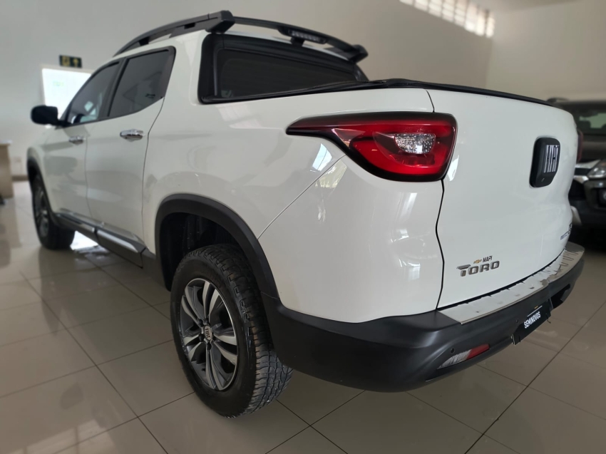 fiat toro 2.0 16v turbo diesel freedom 4wd at9 4p automatico 20222