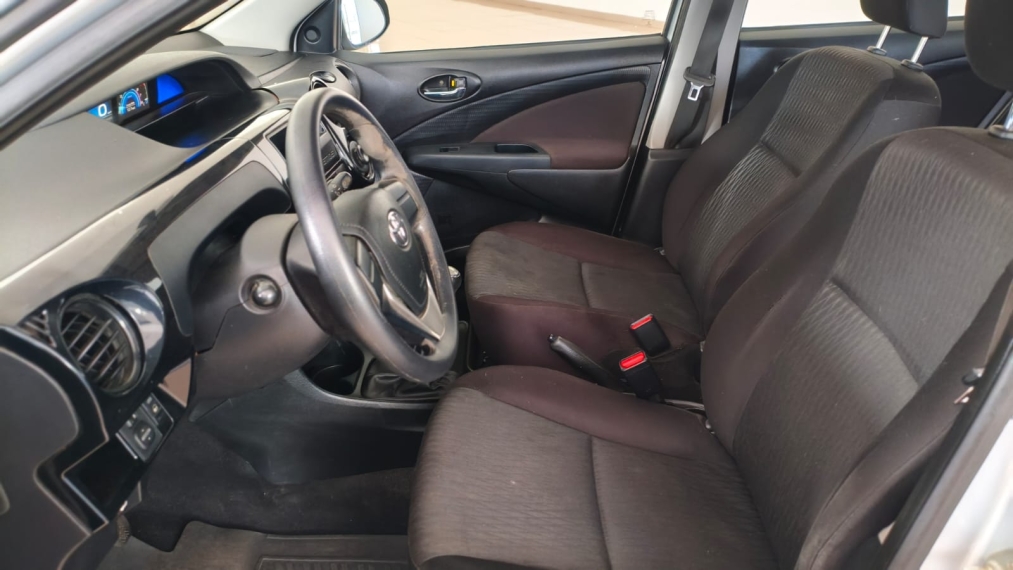 toyota etios 1.3 x 16v flex 4p manual 201811