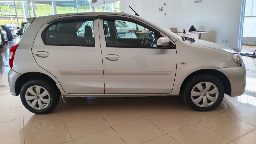 toyota etios 1.3 x 16v flex 4p manual 20186