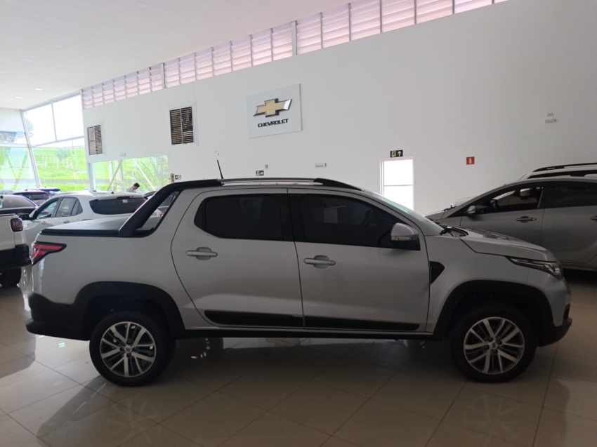 fiat strada 1.3 firefly flex volcano cd cvt 4p automatico 20236
