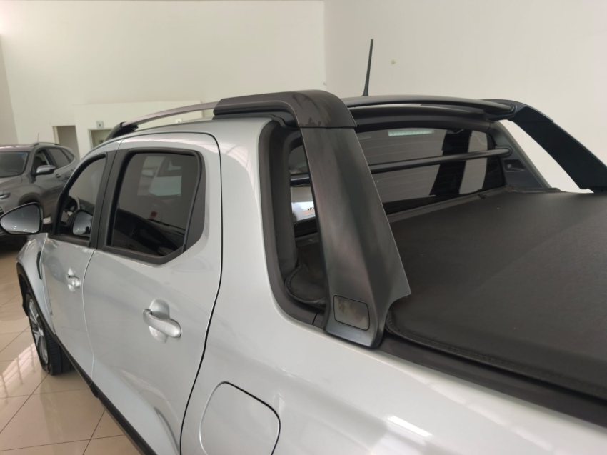 fiat strada 1.3 firefly flex volcano cd cvt 4p automatico 202315