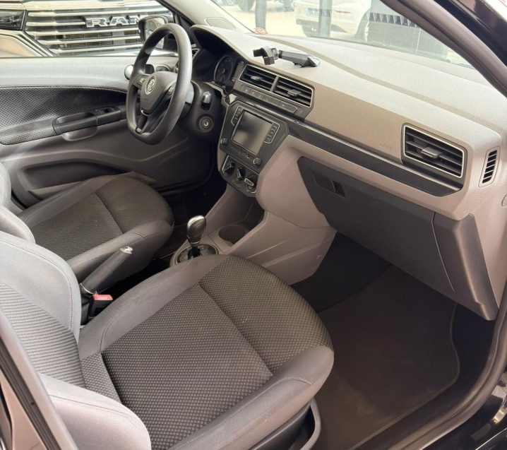 volkswagen voyage 1.6 msi totalflex comfortline 4p i-motion flex automatico 20186