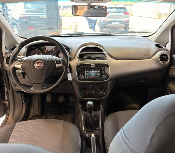 fiat punto 1.6 essence 16v flex 4p manual 20179