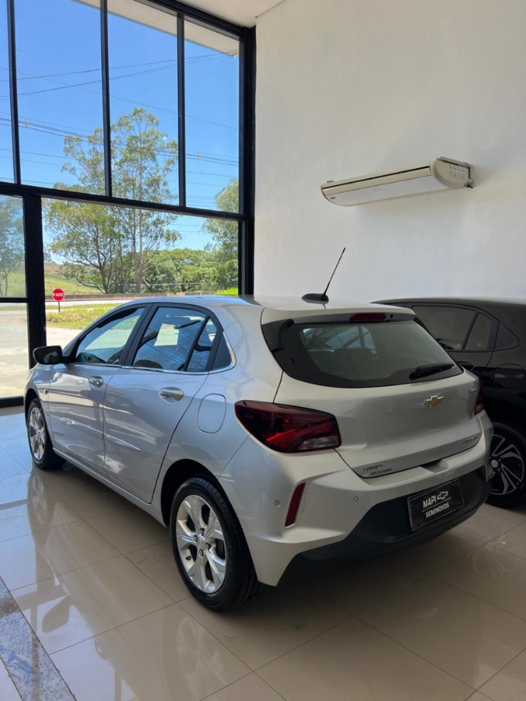 chevrolet onix 1.0 turbo flex premier automatico 4p 20223