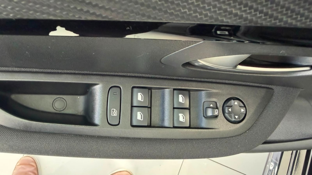 peugeot 208 1.6 16v flex active at6 4p automatico 202212