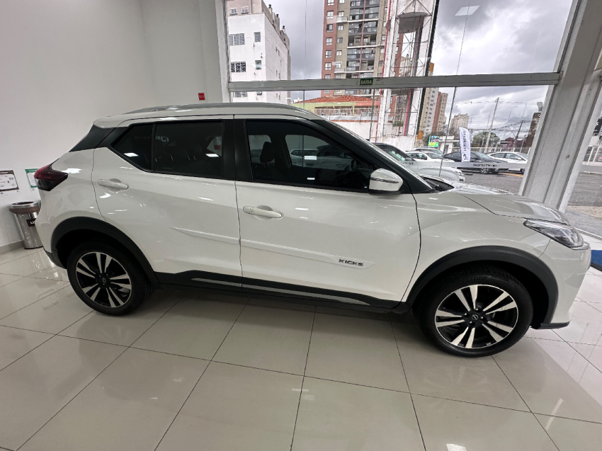 nissan kicks 1.6 flex automatico 20243