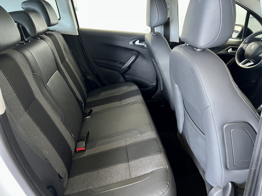 Peugeot 2008 1.6 16V THP FLEX STYLE 4P AUTOMÁTICO 21