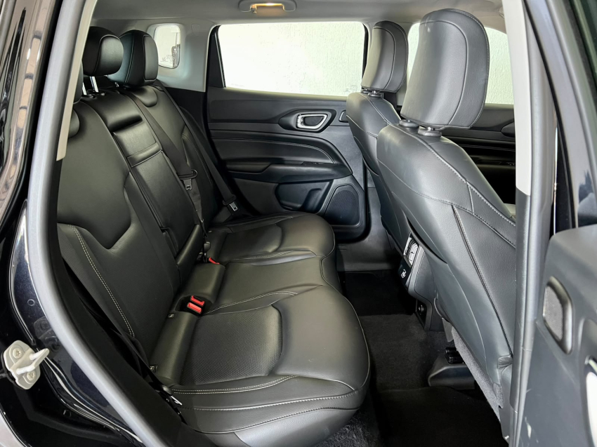 JEEP COMPASS 1.3 T270 TURBO FLEX LONGITUDE AT6 23