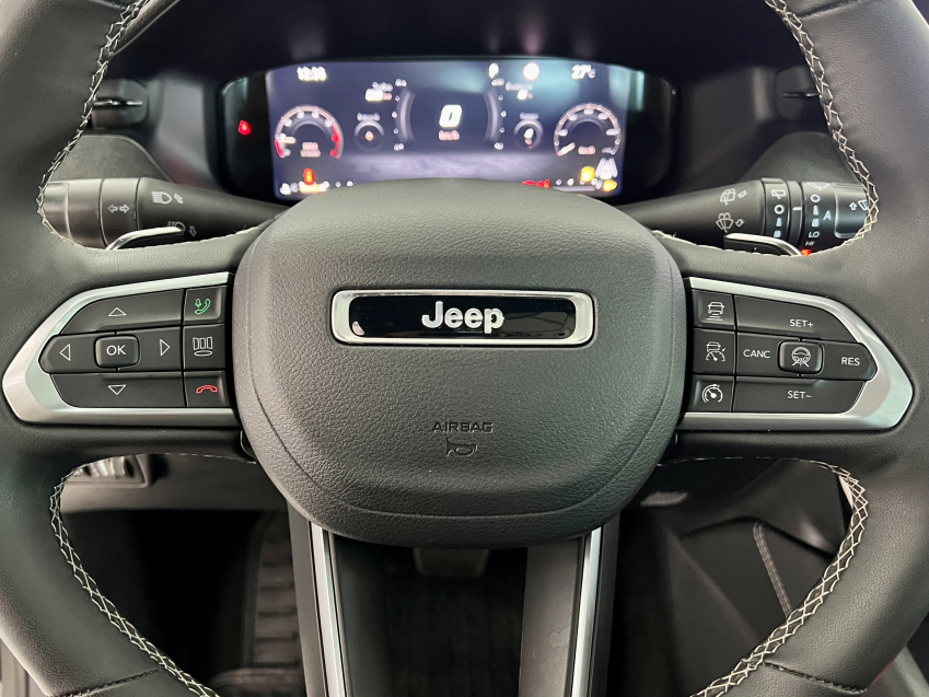 JEEP COMMANDER 2.0 HURRICANE 4 TURBO GASOLINA BLACKHAWK AT9 17