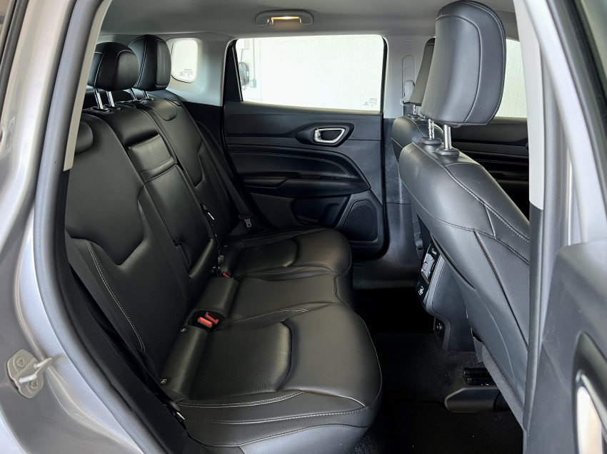 JEEP COMPASS 1.3 T270 TURBO FLEX LONGITUDE AT6 22