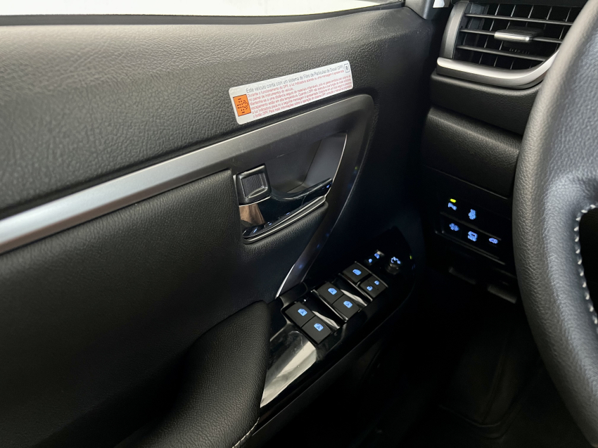 Toyota HILUX SW4 2.8 D-4D TURBO DIESEL SRX PLATINUM 4X4 AUTOMÁTICO 19