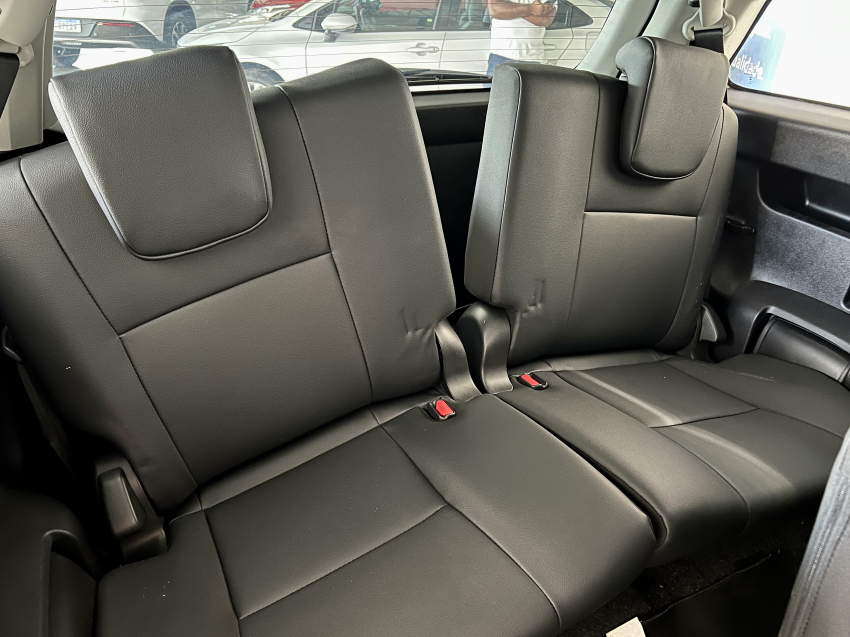 Toyota HILUX SW4 2.8 D-4D TURBO DIESEL SRX PLATINUM 4X4 AUTOMÁTICO 25