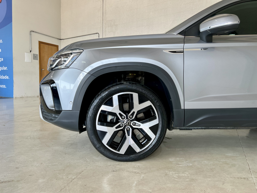 Volkswagen TAOS 1.4 250 TSI TOTAL FLEX HIGHLINE AUTOMÁTICO 2
