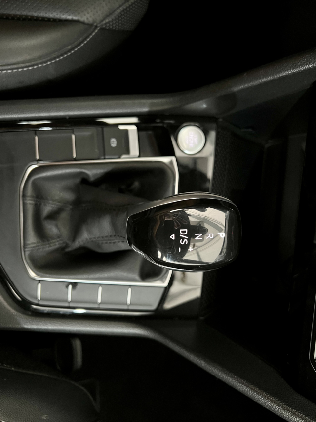 Volkswagen TAOS 1.4 250 TSI TOTAL FLEX HIGHLINE AUTOMÁTICO 19