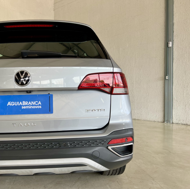Volkswagen TAOS 1.4 250 TSI TOTAL FLEX HIGHLINE AUTOMÁTICO 9