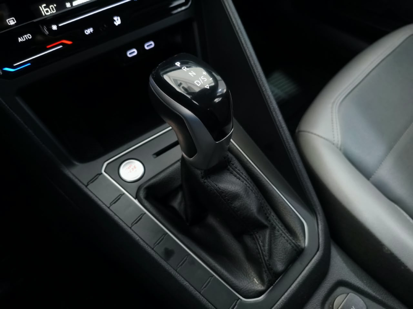 Volkswagen NIVUS 1.0 200 TSI TOTAL FLEX HIGHLINE AUTOMÁTICO 16