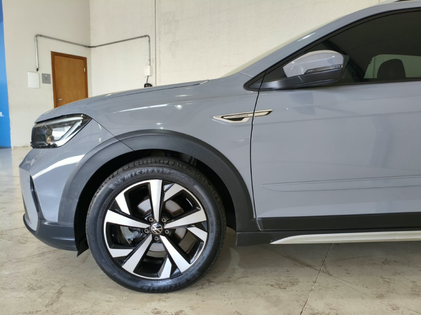 Volkswagen NIVUS 1.0 200 TSI TOTAL FLEX HIGHLINE AUTOMÁTICO 2