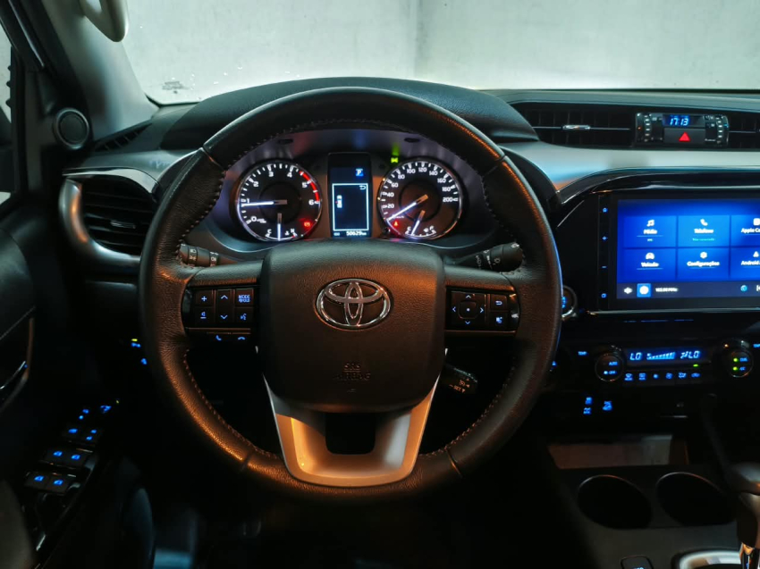 Toyota HILUX 2.8 D-4D TURBO DIESEL CD SRV 4X4 AUTOMÁTICO 15