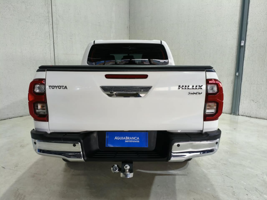 Toyota HILUX 2.8 D-4D TURBO DIESEL CD SRV 4X4 AUTOMÁTICO 8
