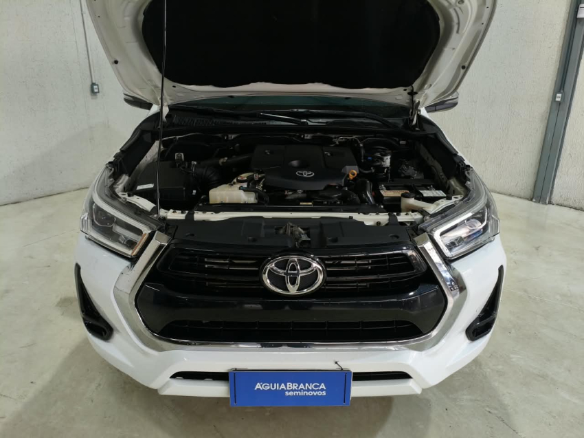 Toyota HILUX 2.8 D-4D TURBO DIESEL CD SRV 4X4 AUTOMÁTICO 6