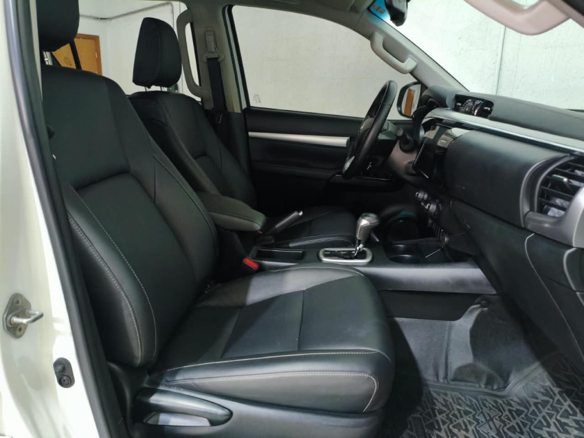 Toyota HILUX 2.8 D-4D TURBO DIESEL CD SRV 4X4 AUTOMÁTICO 21