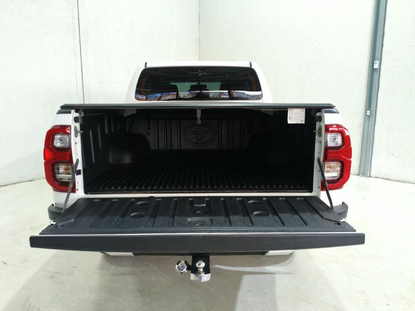 Toyota HILUX 2.8 D-4D TURBO DIESEL CD SRV 4X4 AUTOMÁTICO 11