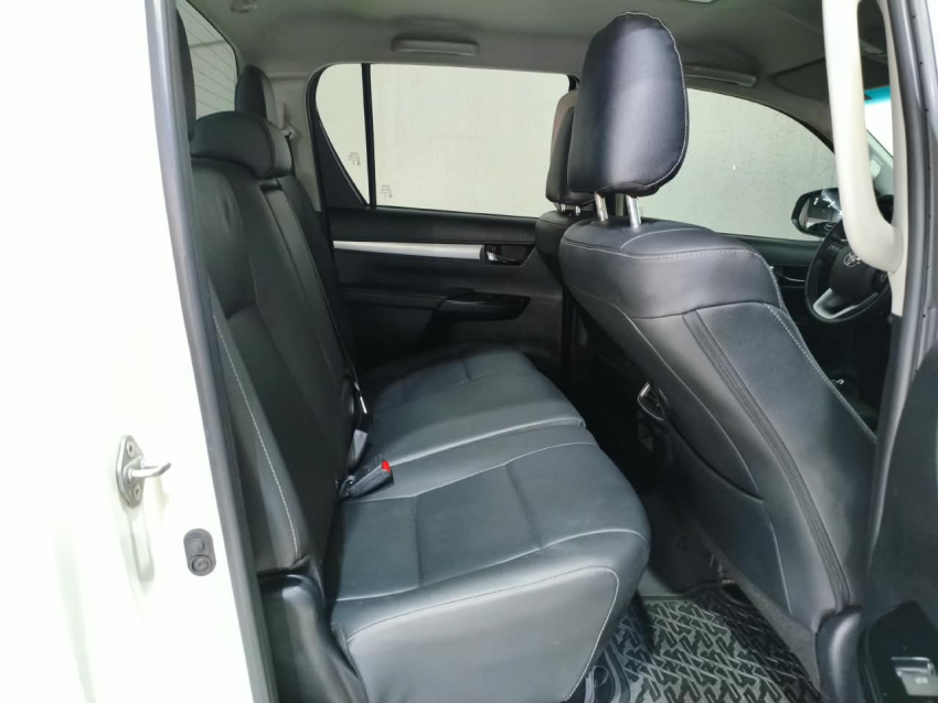 Toyota HILUX 2.8 D-4D TURBO DIESEL CD SRV 4X4 AUTOMÁTICO 22