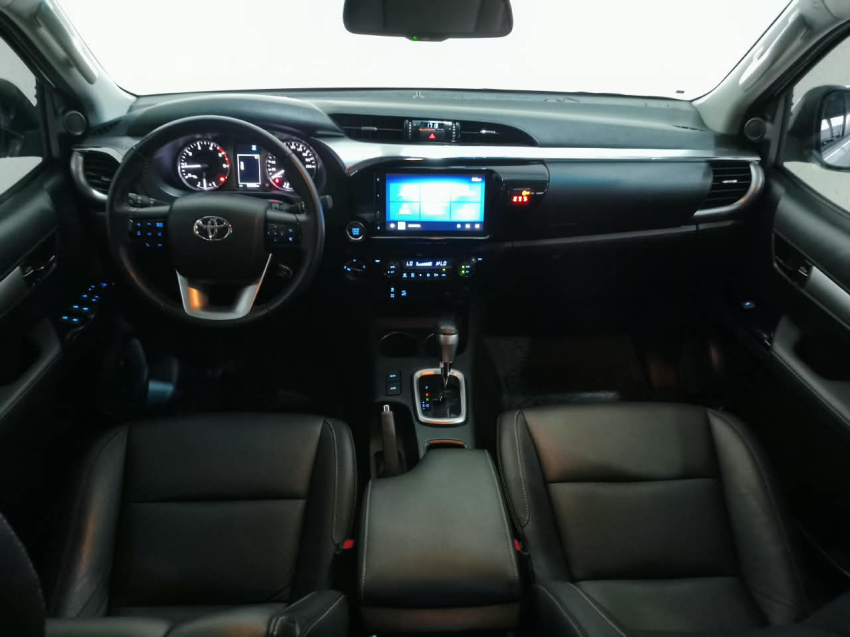 Toyota HILUX 2.8 D-4D TURBO DIESEL CD SRV 4X4 AUTOMÁTICO 13