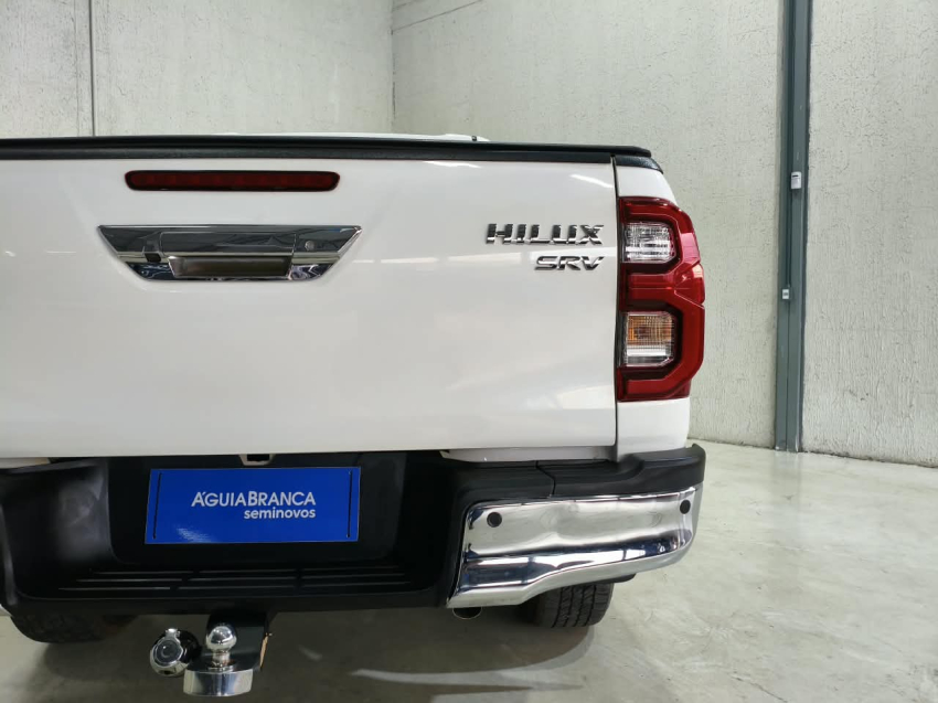 Toyota HILUX 2.8 D-4D TURBO DIESEL CD SRV 4X4 AUTOMÁTICO 9