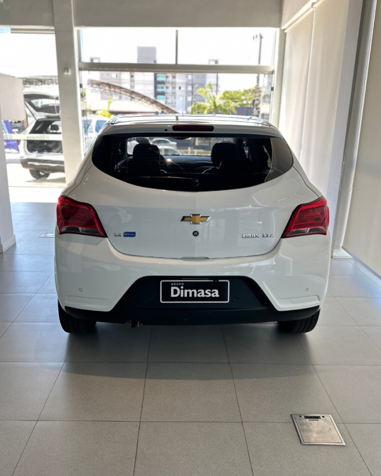 onix hatch ltz 1.4 flexpower 8v manual 201711