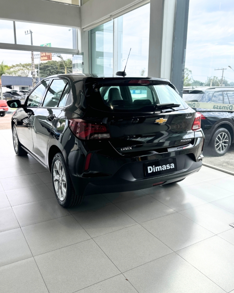 onix hatch premier 1.0 turbo flex 12v automatico 20205