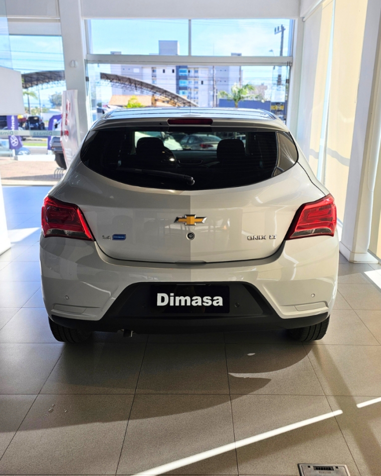onix hatch lt 1.4 flex 8v manual 201710