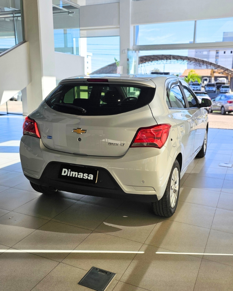 onix hatch lt 1.4 flex 8v manual 201711