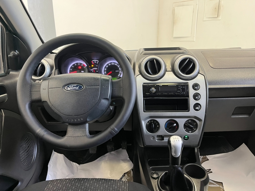 ford fiesta 1.6 rocam se 8v flex 4p manual 20146