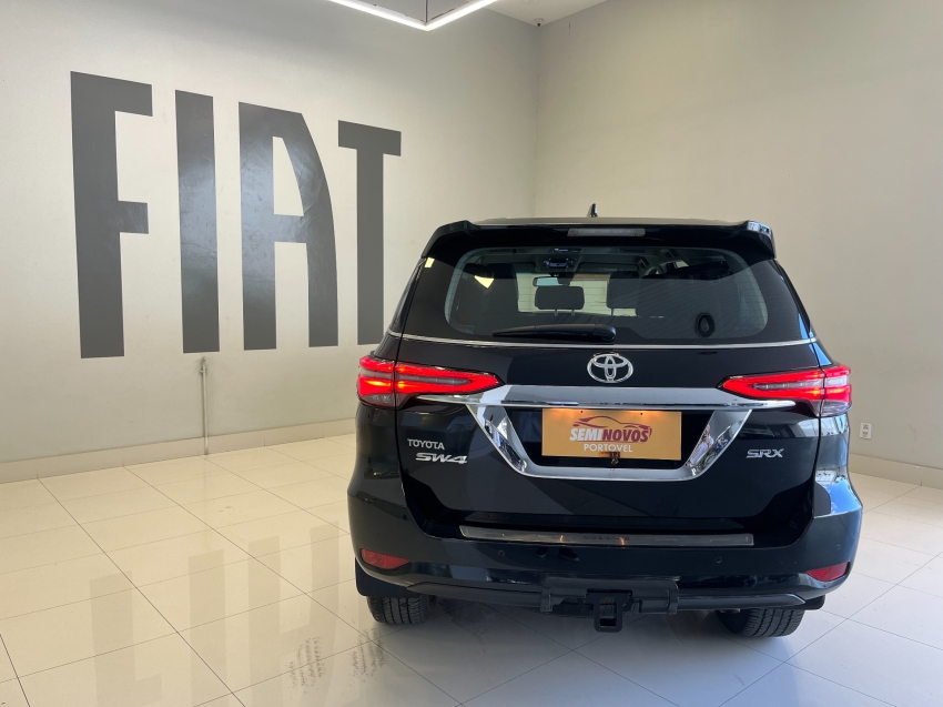 toyota hilux 2.8 d-4d turbo diesel cd srx 4x4 automatico 4p 20229