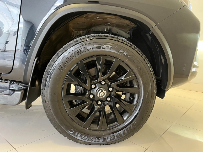 toyota hilux 2.8 d-4d turbo diesel cd srx 4x4 automatico 4p 20223