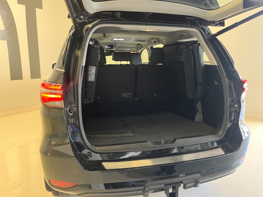 toyota hilux 2.8 d-4d turbo diesel cd srx 4x4 automatico 4p 202211